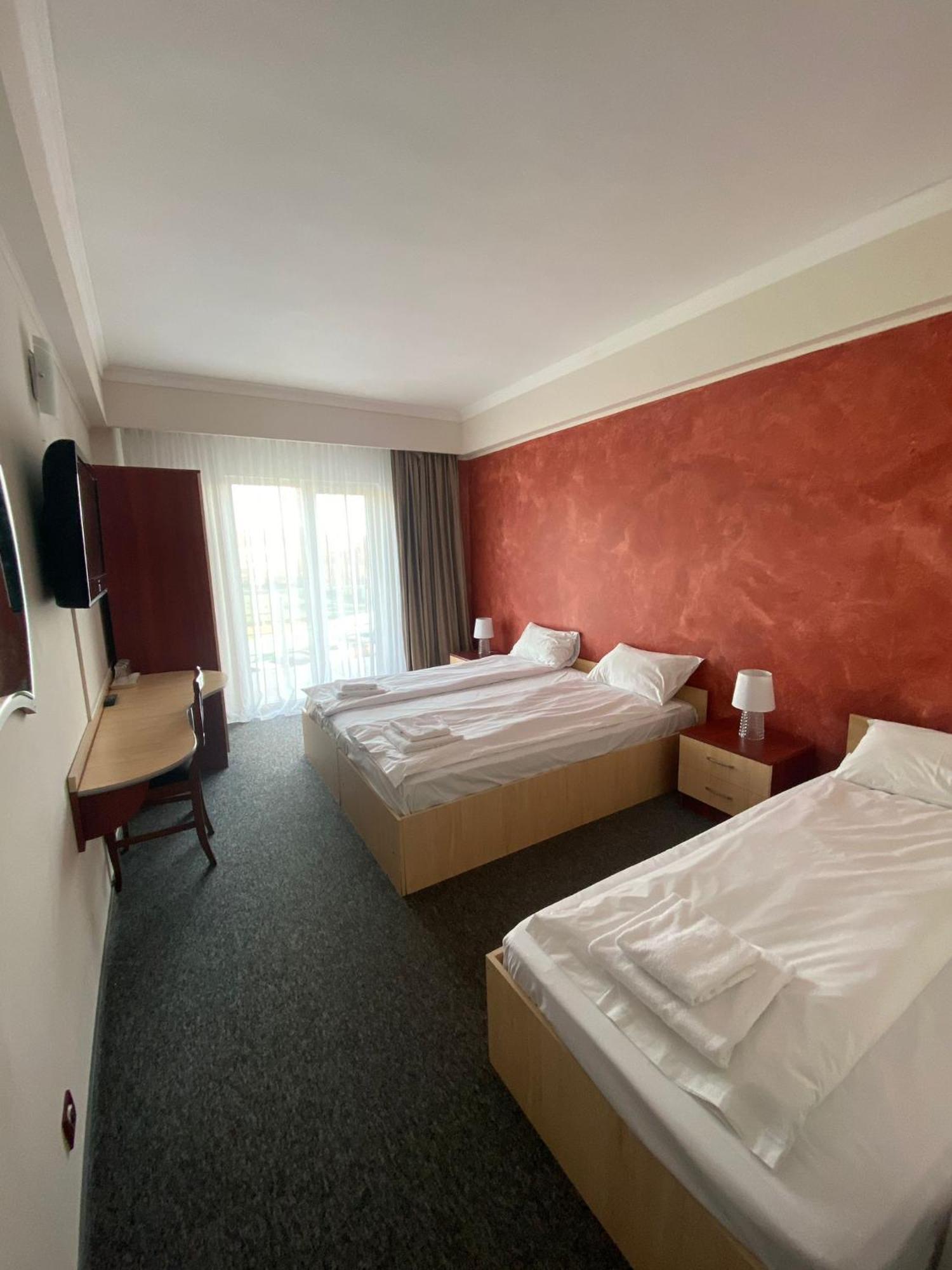 Hotel Stadion ออราแด ภายนอก รูปภาพ