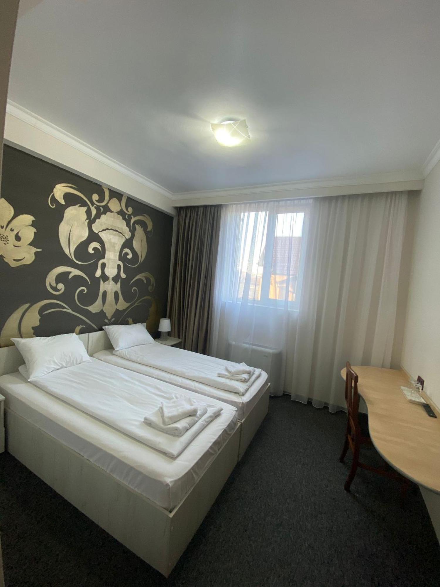 Hotel Stadion ออราแด ภายนอก รูปภาพ